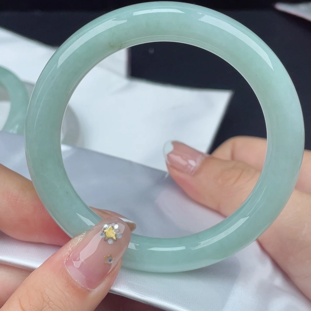 翡翠手镯未镶嵌55圆条