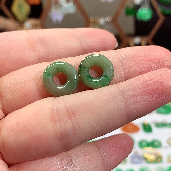 未镶嵌翡翠耳饰天然