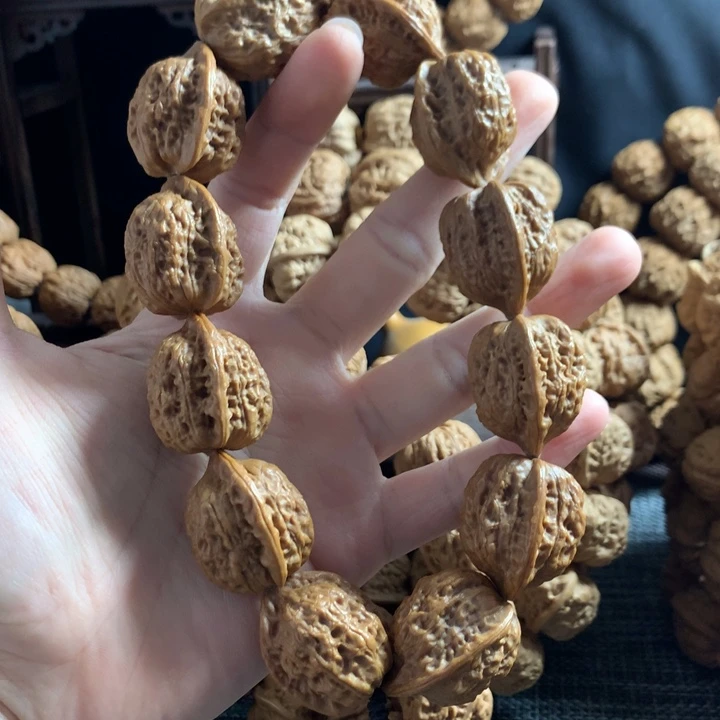 文玩核桃吊坠蜡皮鸡