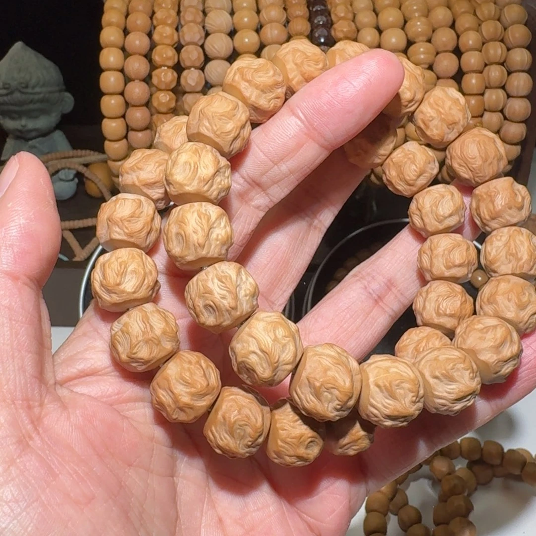 吊坠猴头核桃龙蛇之变