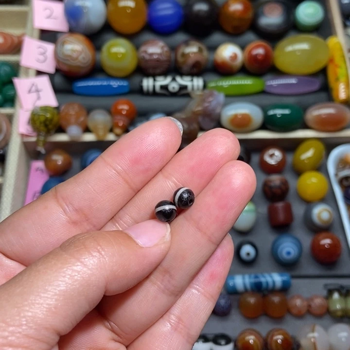 玛瑙/玉髓配珠未镶嵌恩*