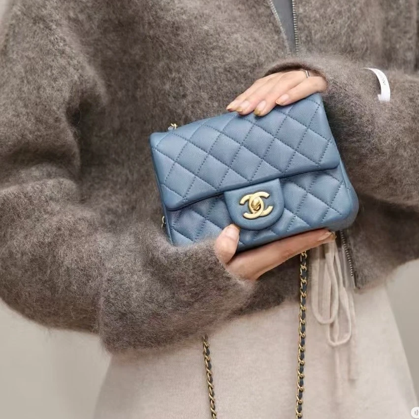 99新 Chanel/香奈儿 3324 蓝灰色金扣金球方胖子斜挎包芯片款