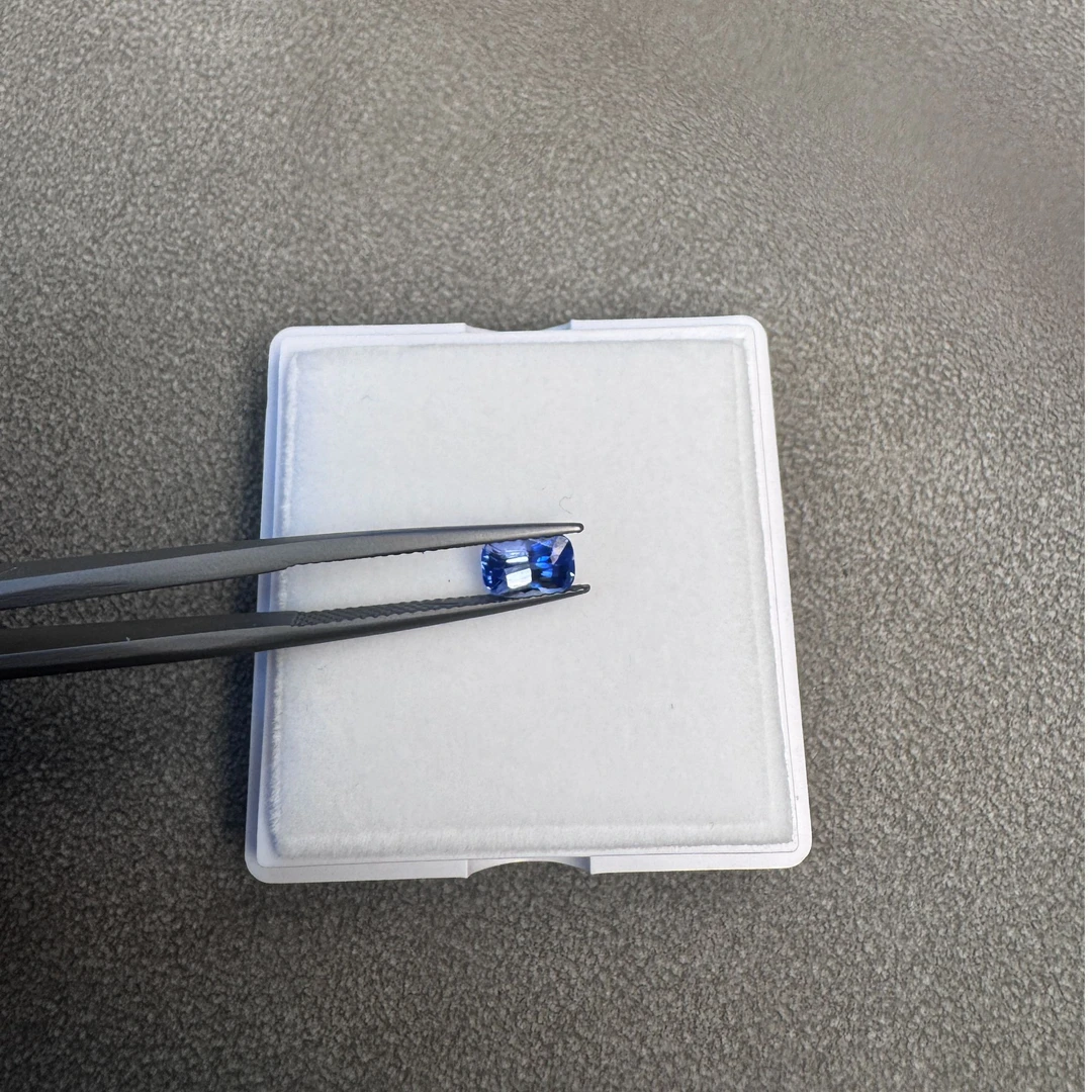 天然斯里兰卡蓝宝石