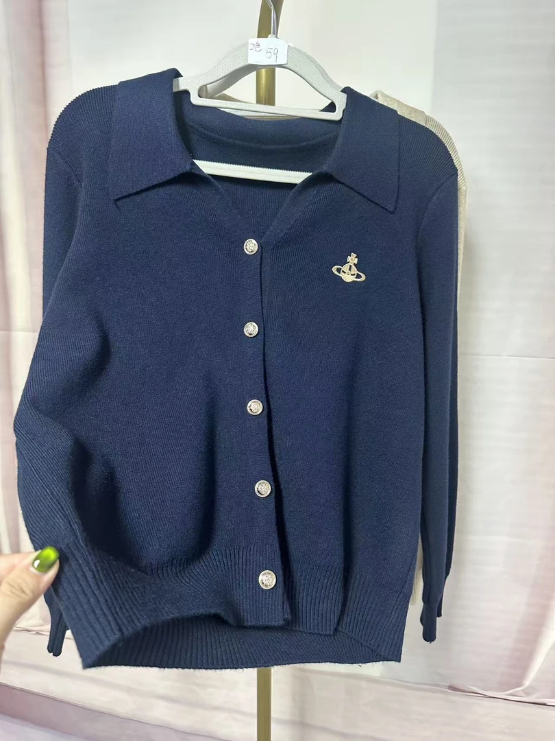 618 秋季翻领针织女长袖刺绣皇冠毛针织衫开衫款休闲风