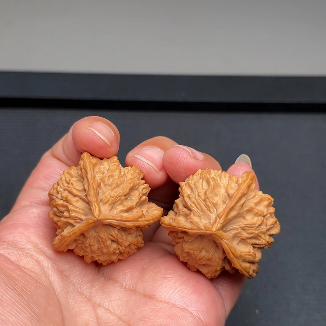 把件猴头核桃37×34盘山三棱XM3333