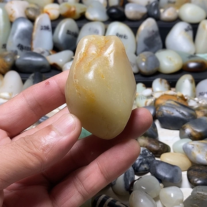 颈饰未镶嵌和田玉把件