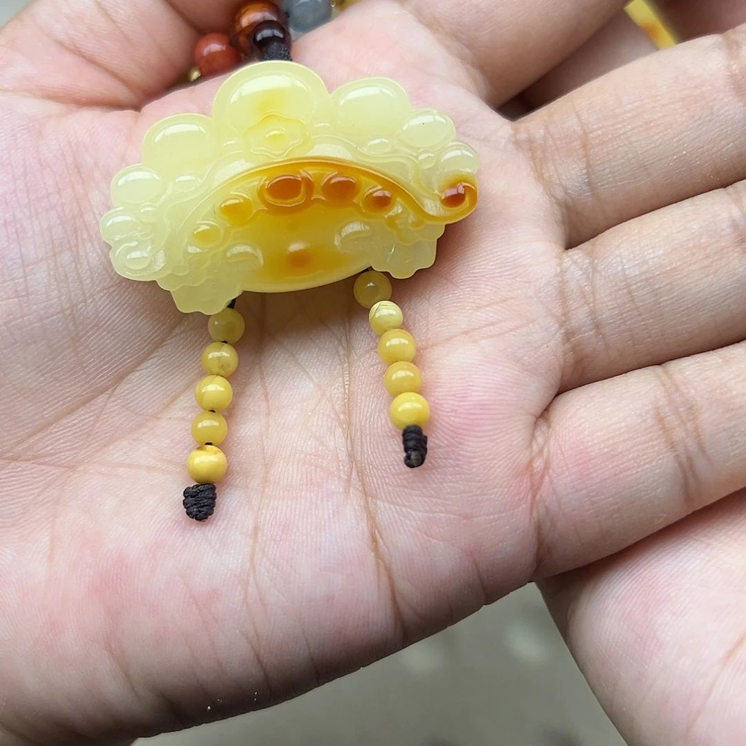 琥珀未镶嵌珠宝奇石花旦打孔不退换