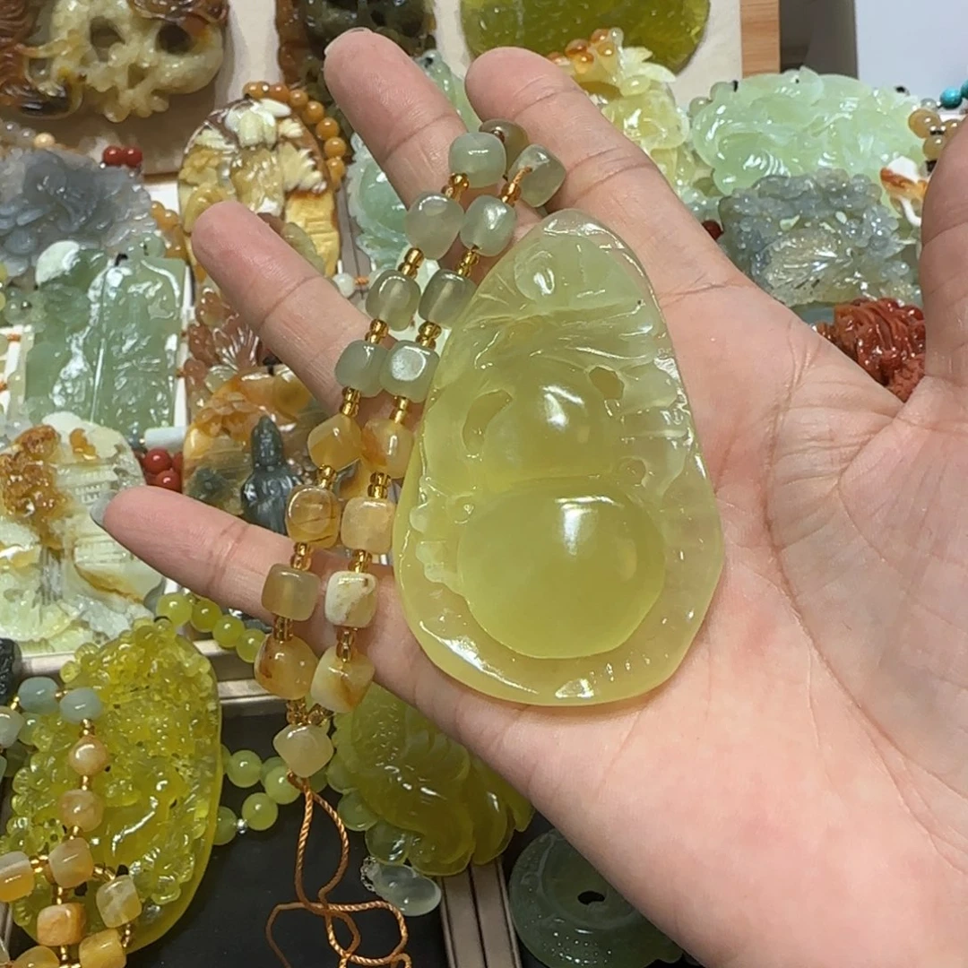 未镶嵌蛇纹石玉吊坠