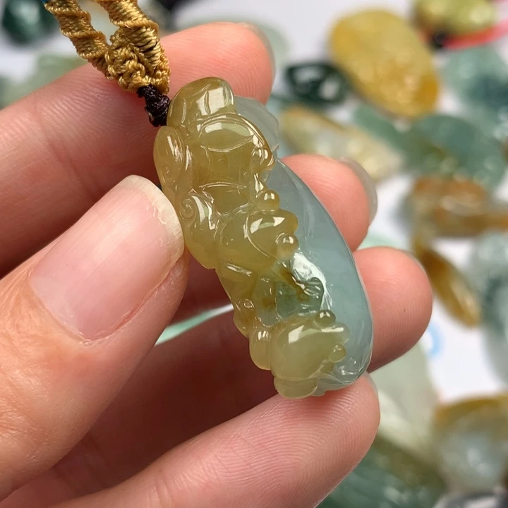 翡翠未镶嵌颈饰翡翠