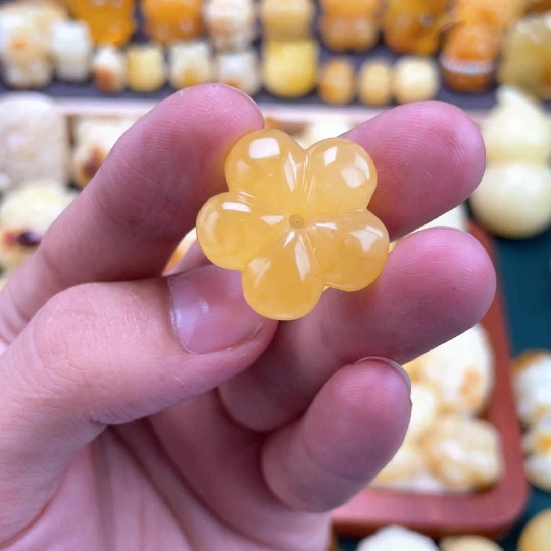 飞***象琥珀未镶嵌裸石蜜蜡