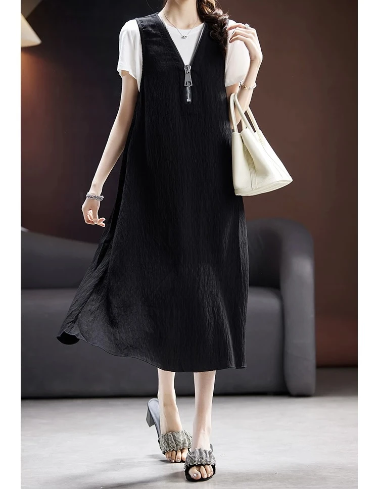 6019【两件套】高级感设计款肌理背心裙+纯白T恤时尚套装(K023)