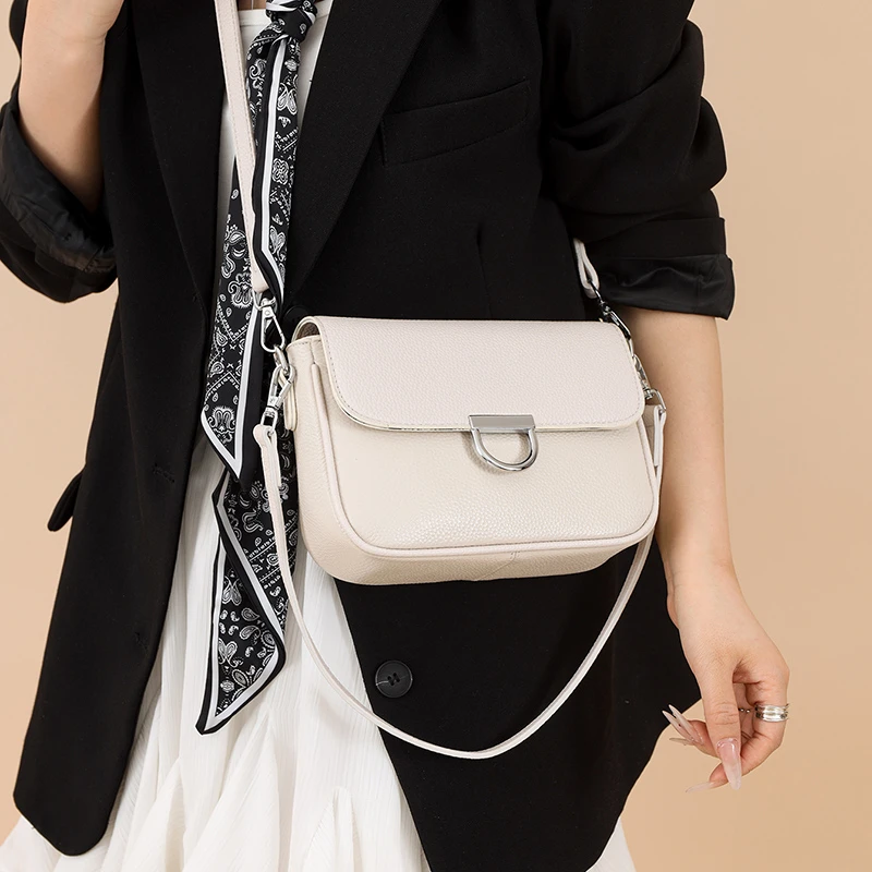 1069027真皮斜跨包高级感2025款小方包复古时尚气质百搭单肩包