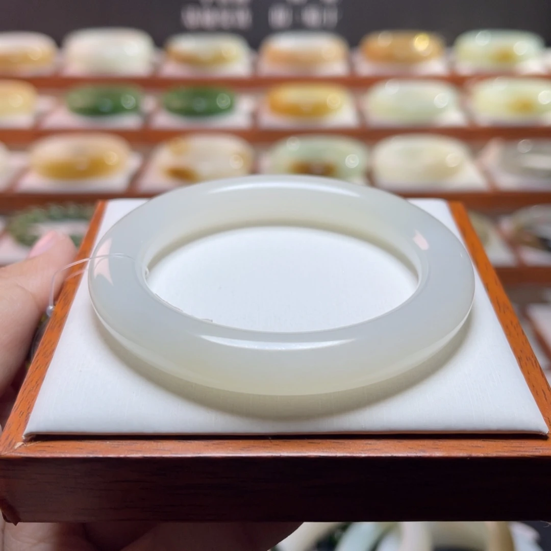 【闪购商品】和田玉手镯未镶嵌