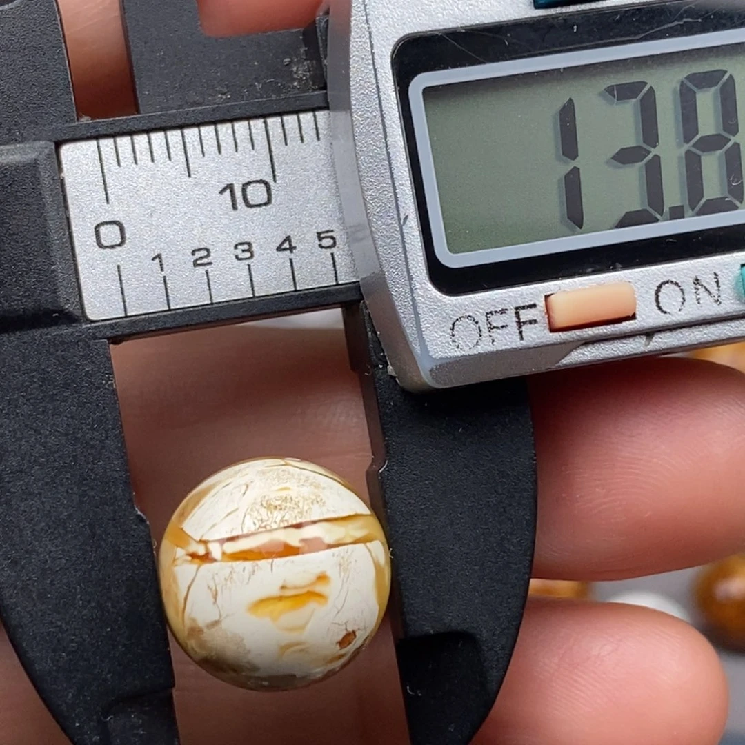 琥珀未镶嵌耳饰圆珠