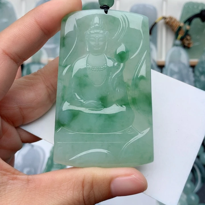 翡翠未镶嵌颈饰大势至