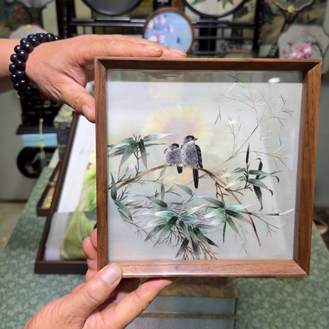 刺绣刺绣工艺精湛独特设计新颖时尚
