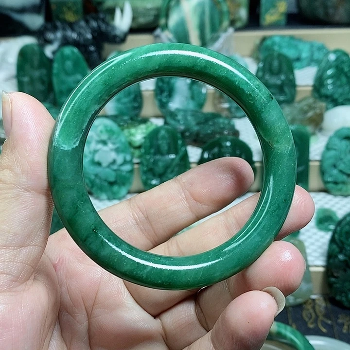 未镶嵌独山玉手镯