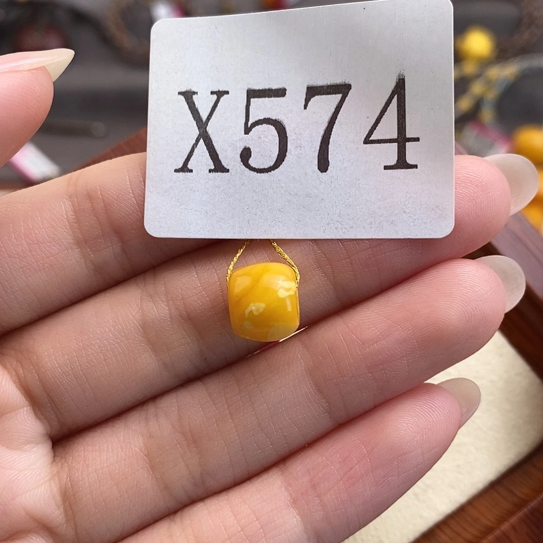 蜜蜡未镶嵌珠宝奇石