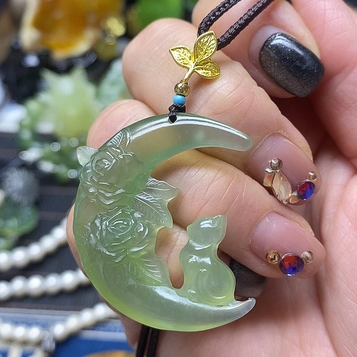 蛇纹石玉未镶嵌颈饰