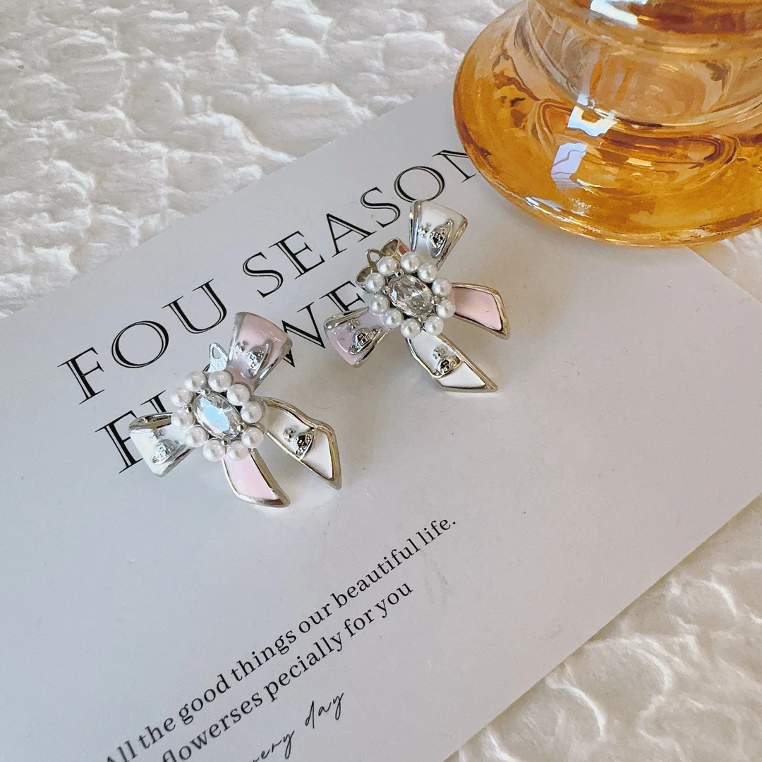 铜合金耳饰 1941 粉色滴釉蝴蝶结耳钉