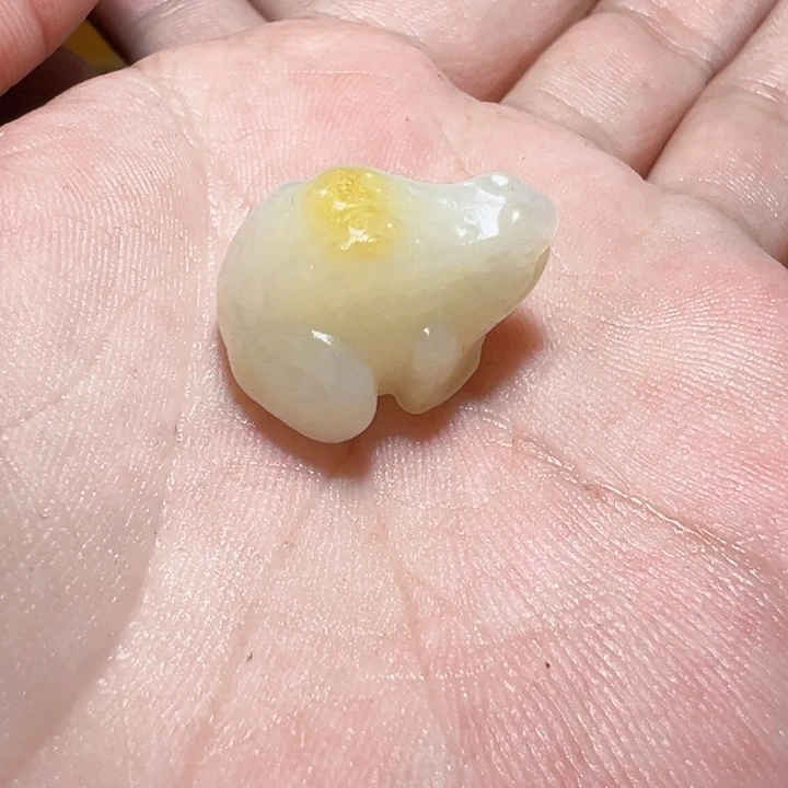 和田玉未镶嵌颈饰哆***考