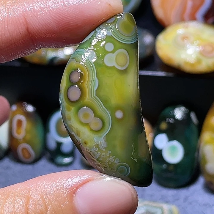 玛瑙/玉髓未镶嵌珠宝奇石