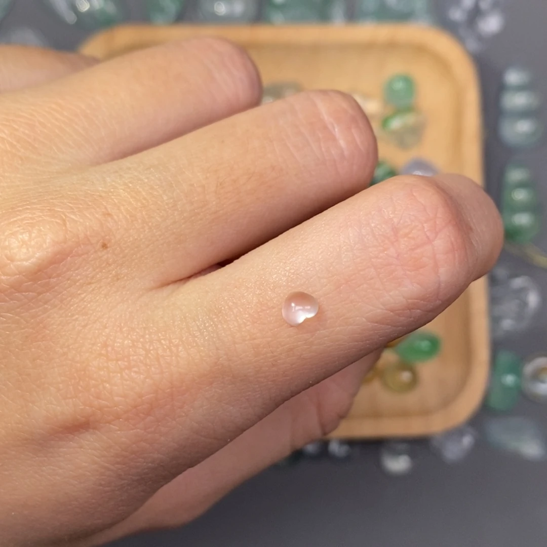 琳***児翡翠未镶嵌颈饰翡翠