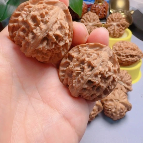 桃心型苹果园文玩核桃