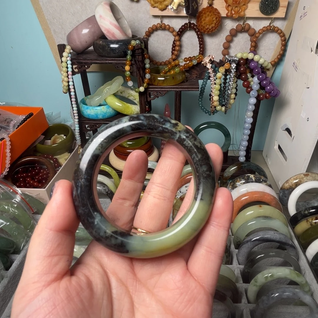 ****n蛇纹石玉未镶嵌手镯