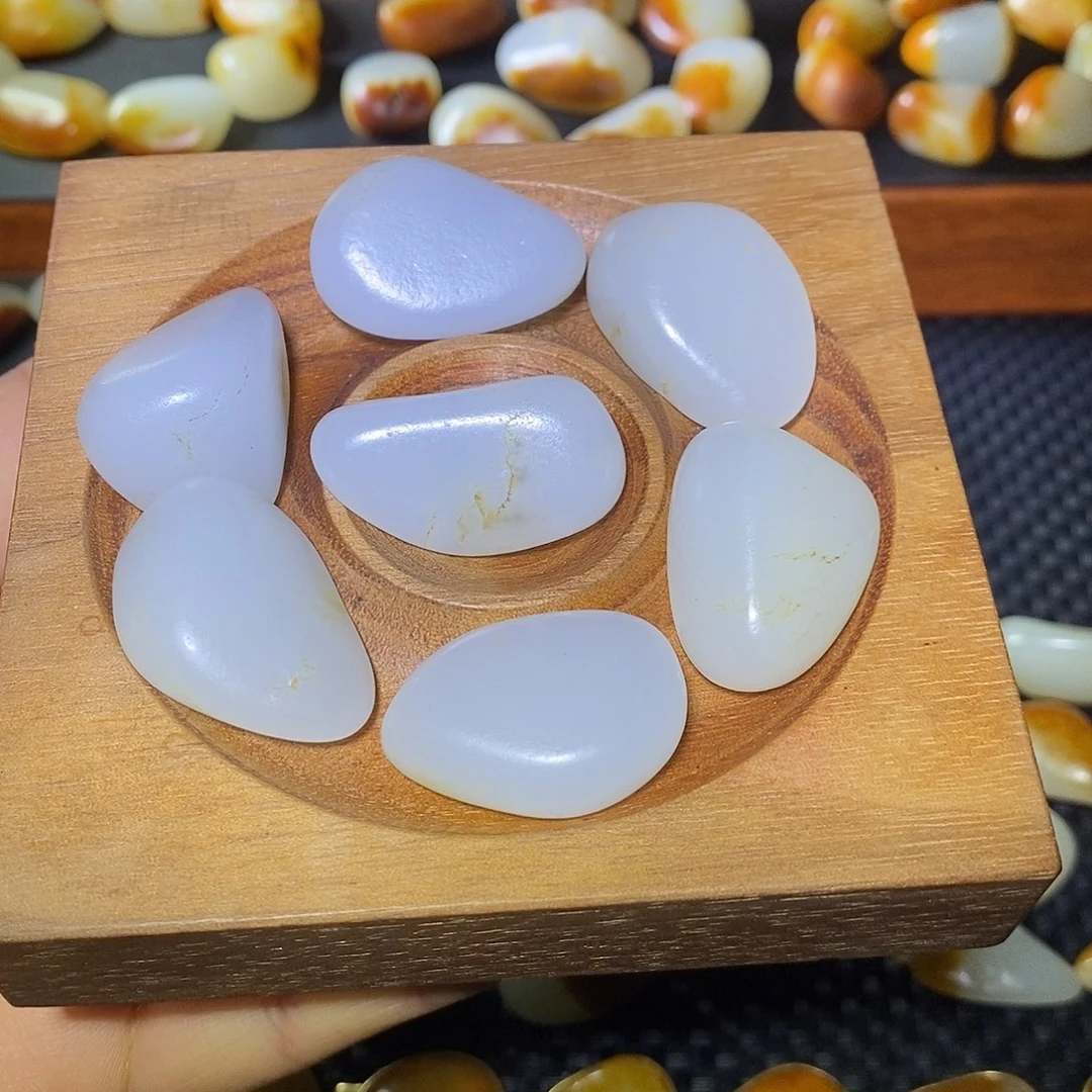 和田玉未镶嵌手串