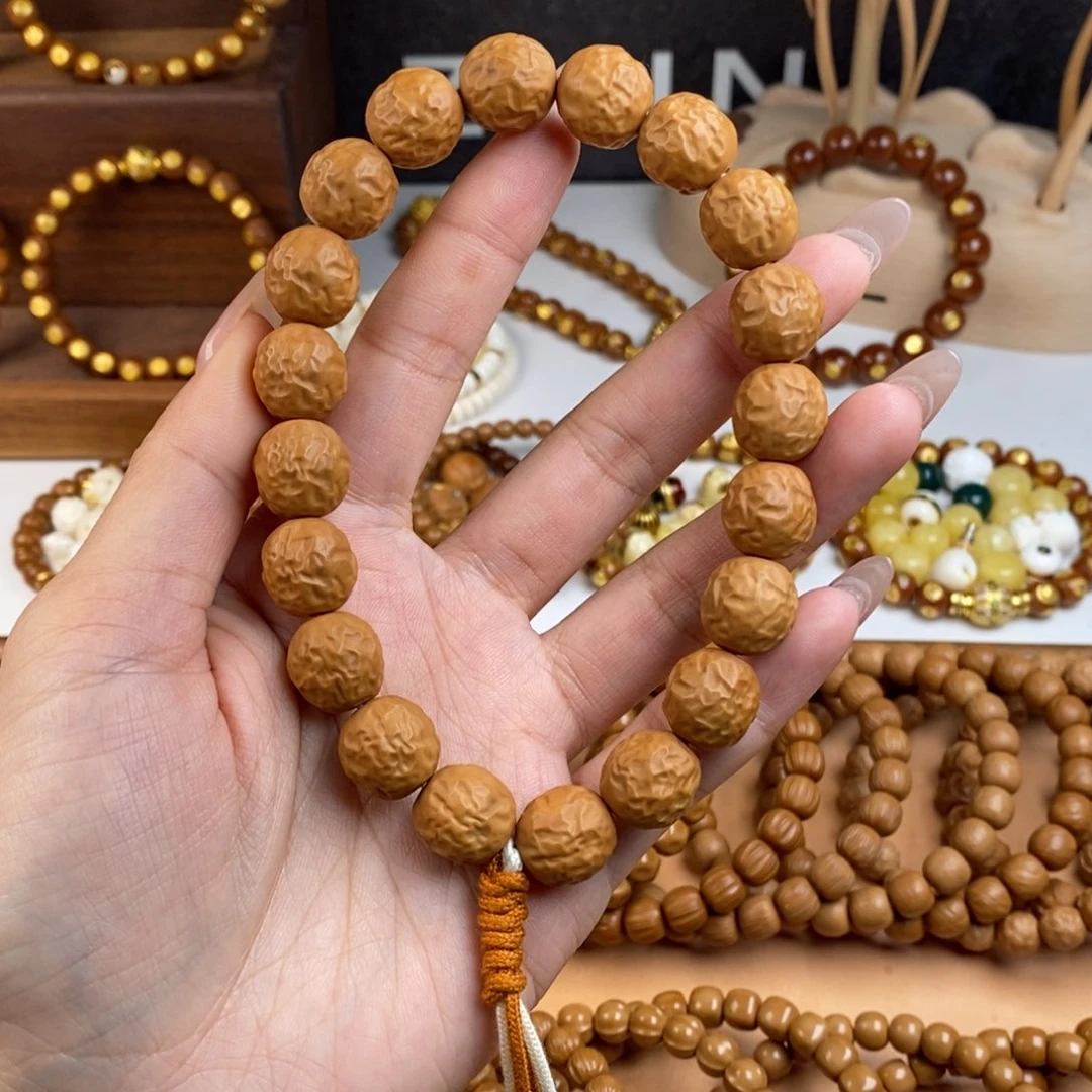 吊坠猴头核桃大枣