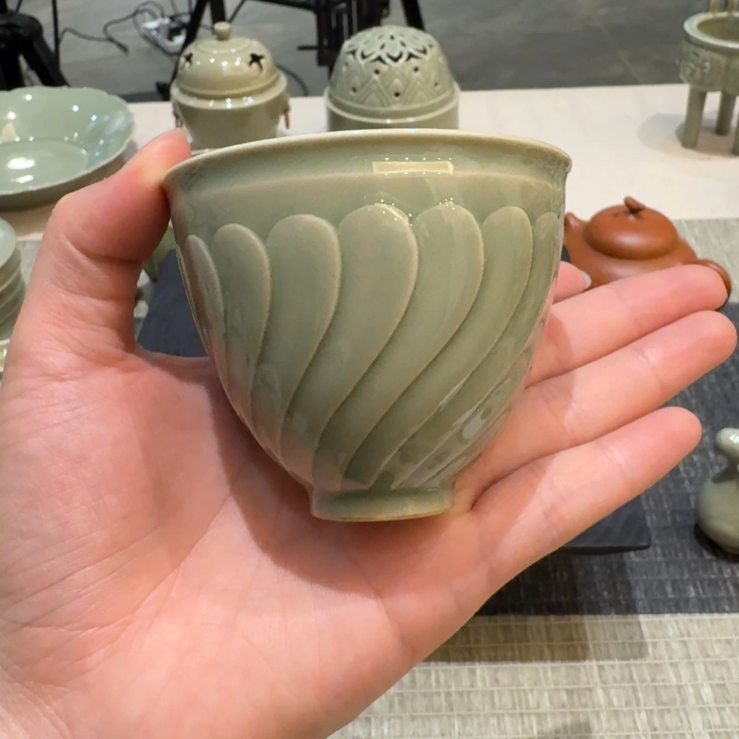 持**房主人杯。。。。。。。。。。。。。。。