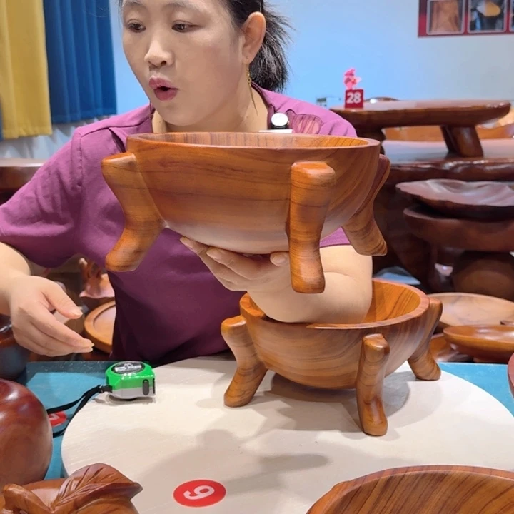 香樟实木圆形四脚果盘