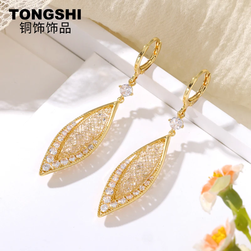 铜合金合成锆石耳饰 甜美新款叶子金色日韩耳环设计师设计感长款
