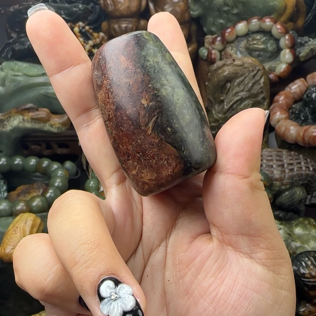 透闪石质玉未镶嵌珠宝奇石