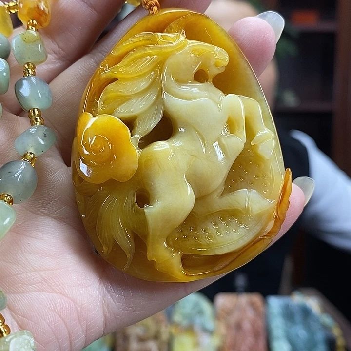 蛇纹石玉未镶嵌颈饰