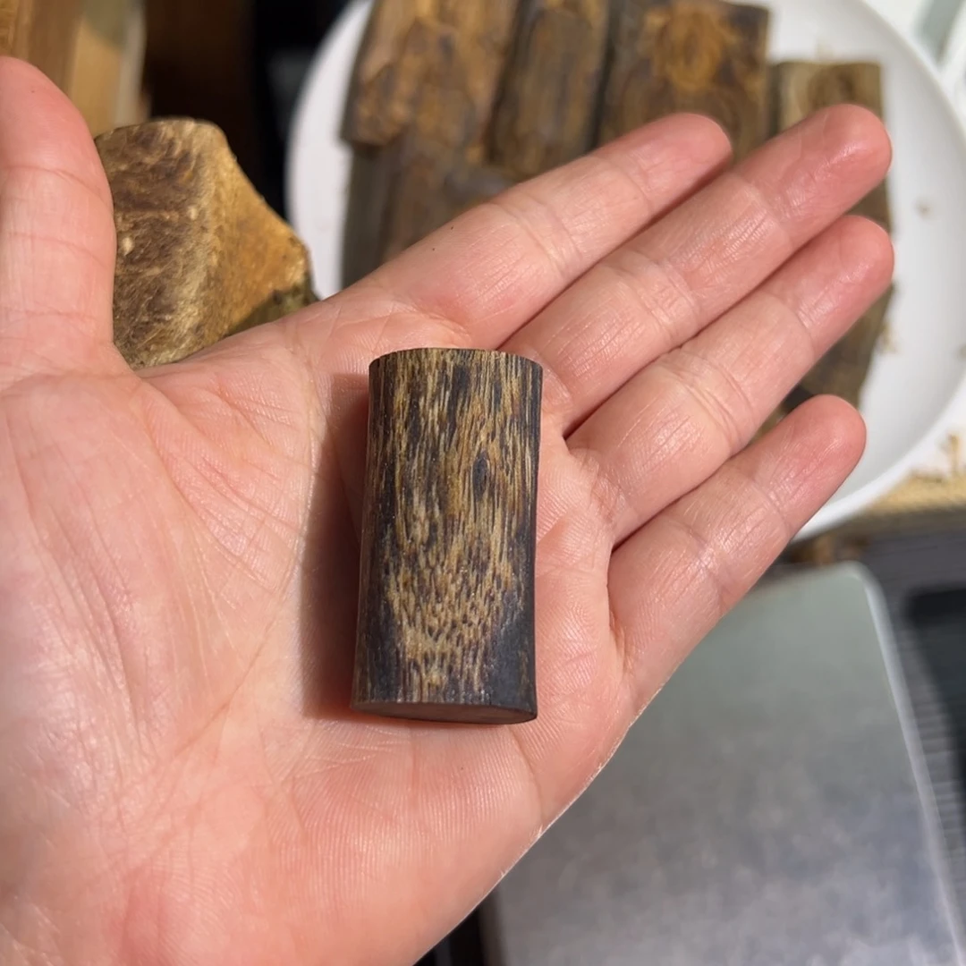 吊坠沉香绿奇楠吊坠6克