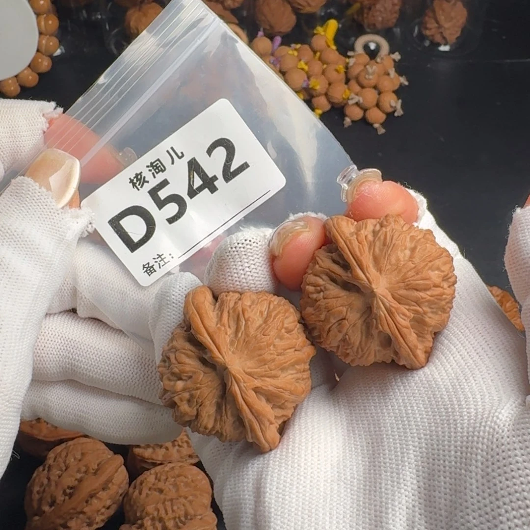 把件文玩核桃40白狮子D542