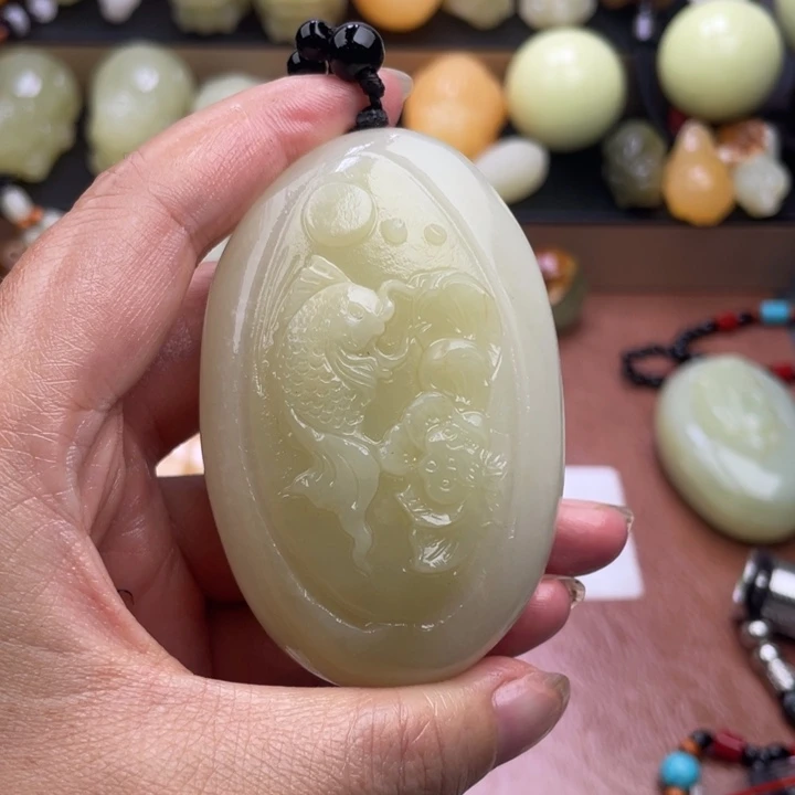 金***乐石材天然古青石手把件