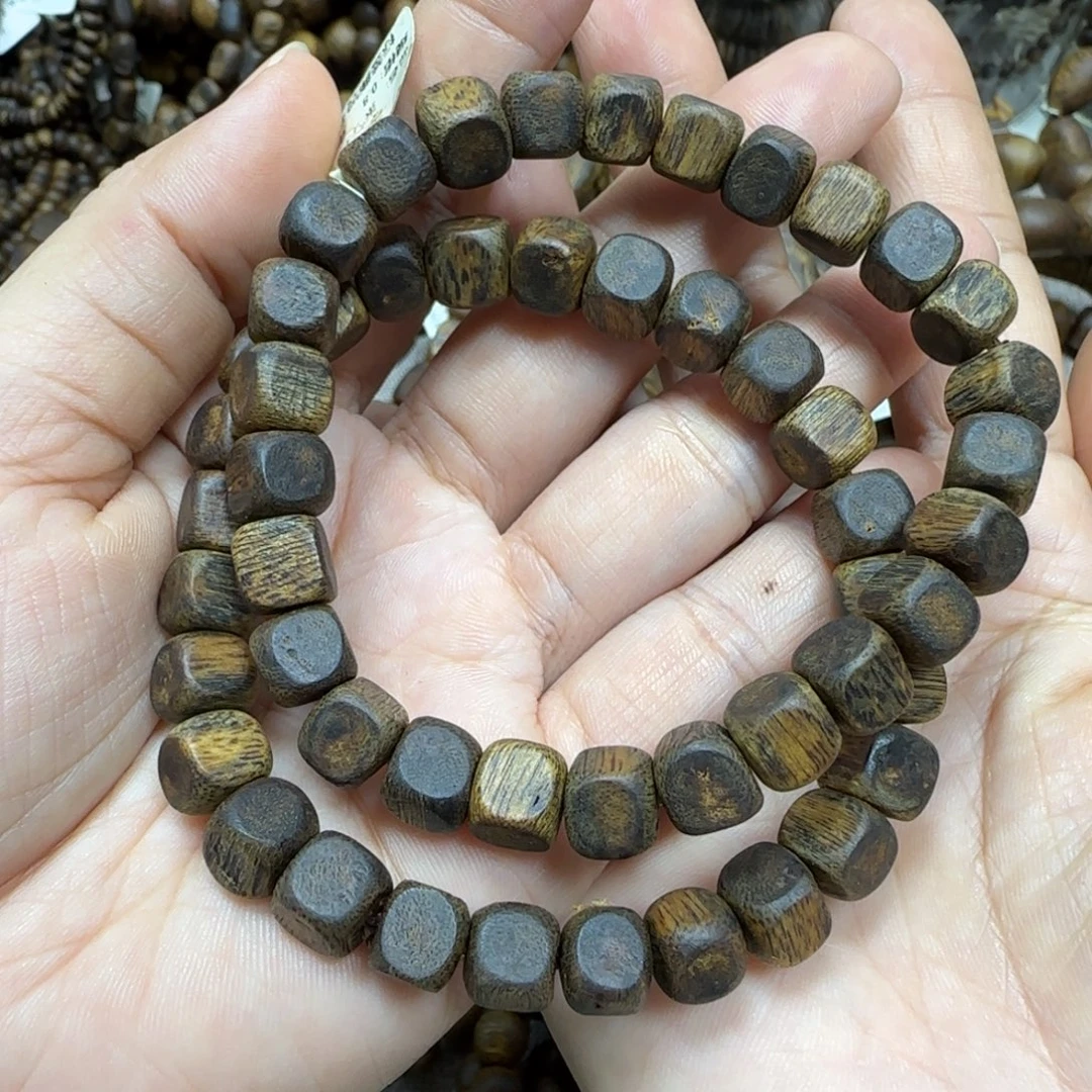 沉香手串浮沉张勺子多样性发货一条卡8-10克