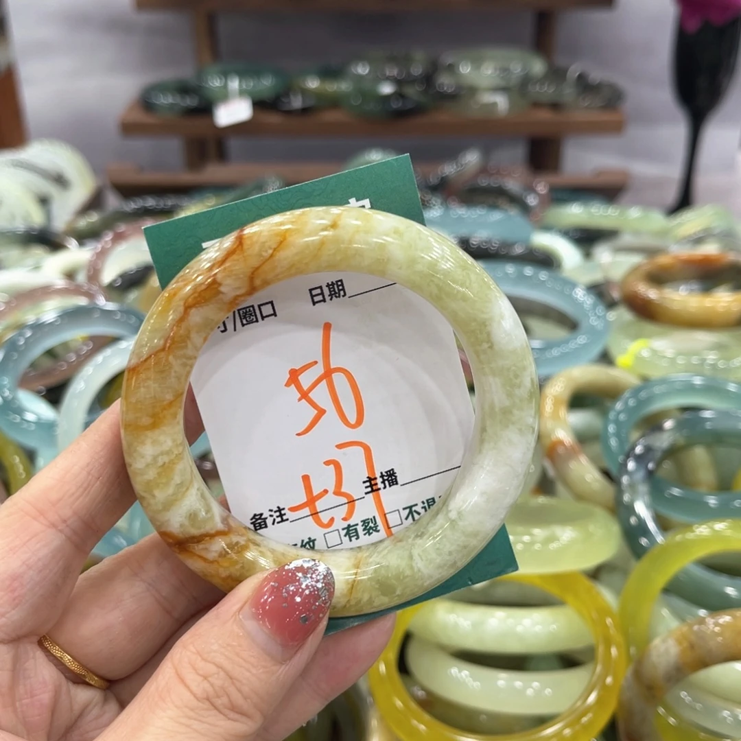 蛇纹石玉未镶嵌手镯手镯