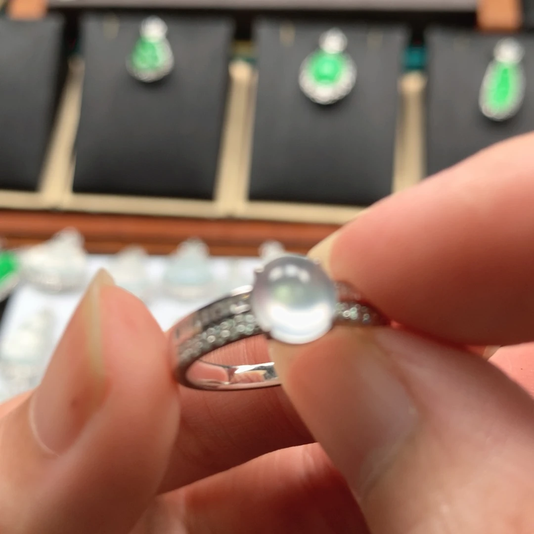 翡翠裸石白冰蛋面戒指18k