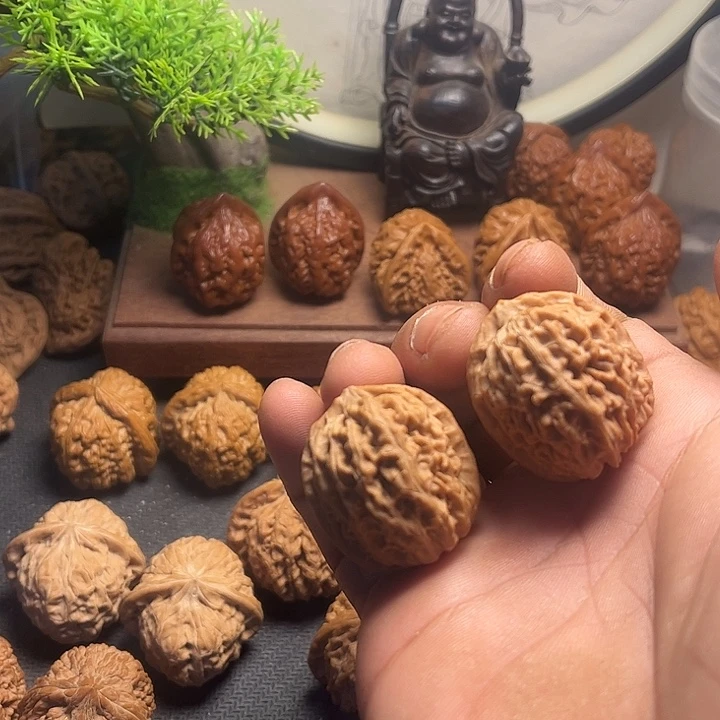 文玩核桃吊坠30荔枝纹