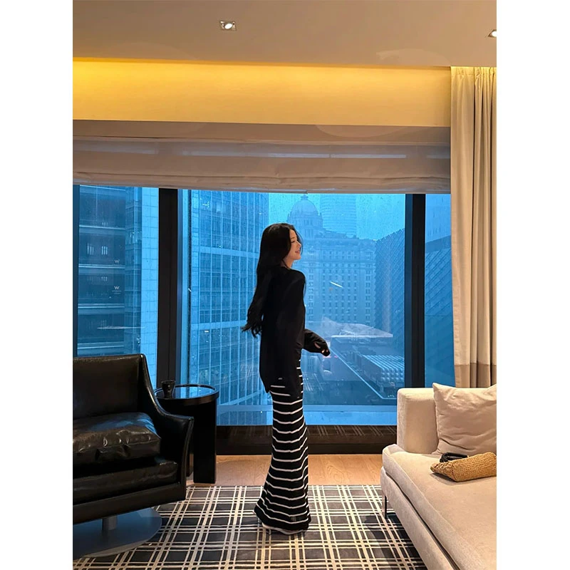 2025夏季休闲圆领修身显瘦长袖上衣气质时尚收腰a字半身裙两件套