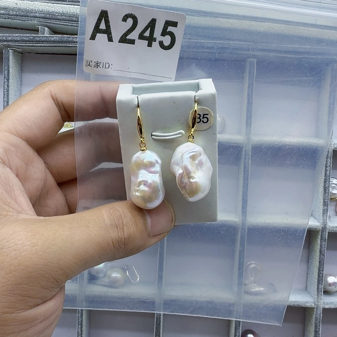 淡水珍珠颈饰合金