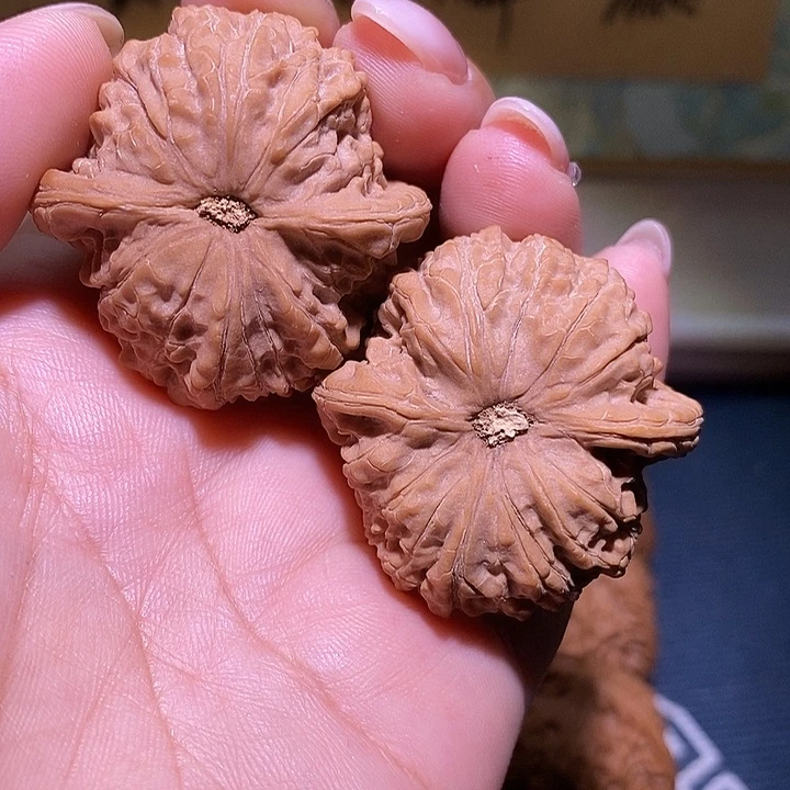 文玩核桃把件向**生39血麒麟