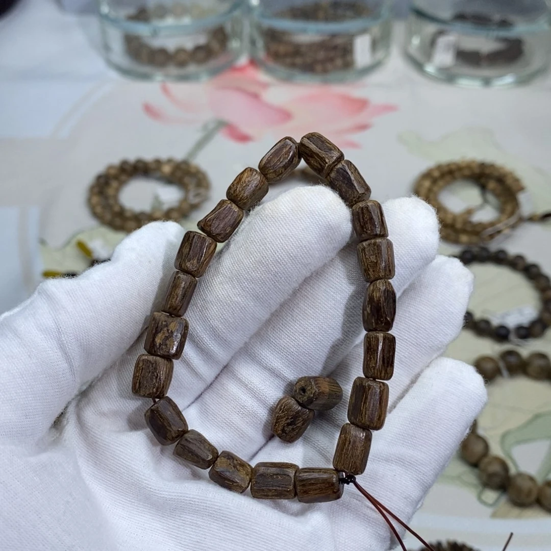 沉香碎屑沉香艾****宝马老奇随形单不沉水 5.57克