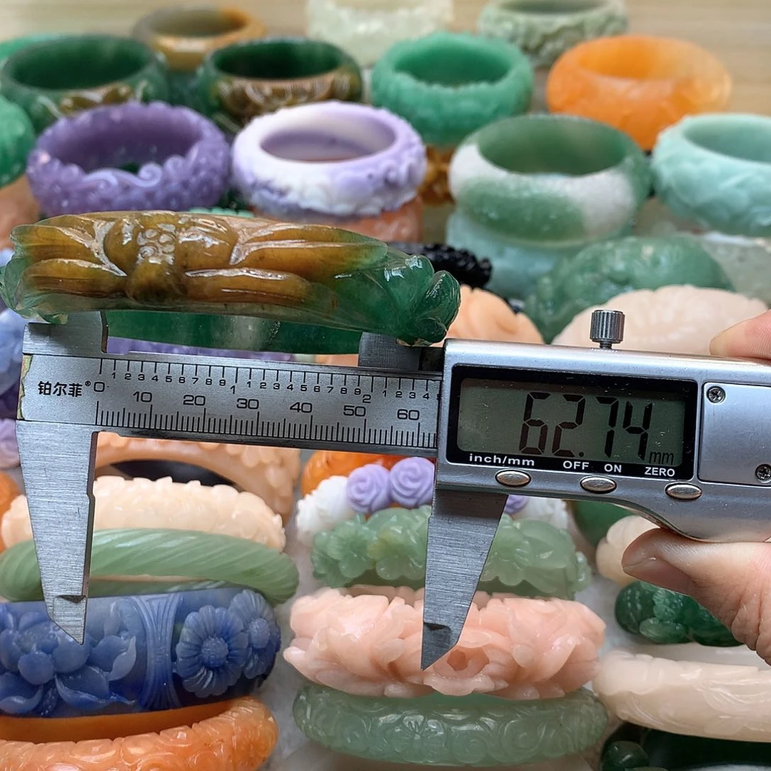 未镶嵌手镯石英质玉