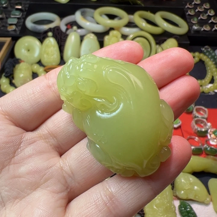 和田玉（黄玉）颈饰未镶嵌