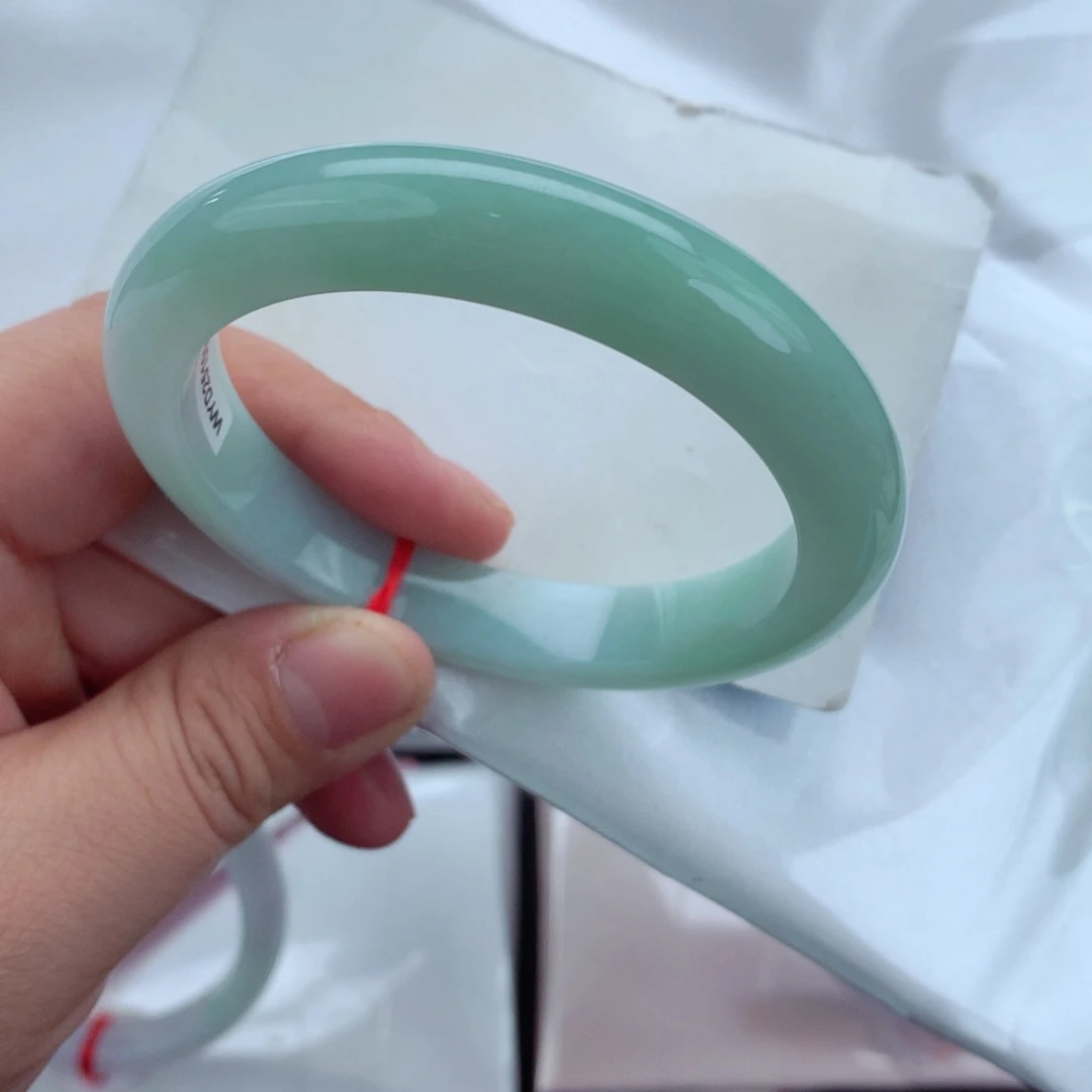 翡翠未镶嵌手镯纯天然缅甸